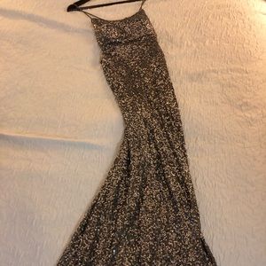 Size 6 Betsy & Adam formal dress